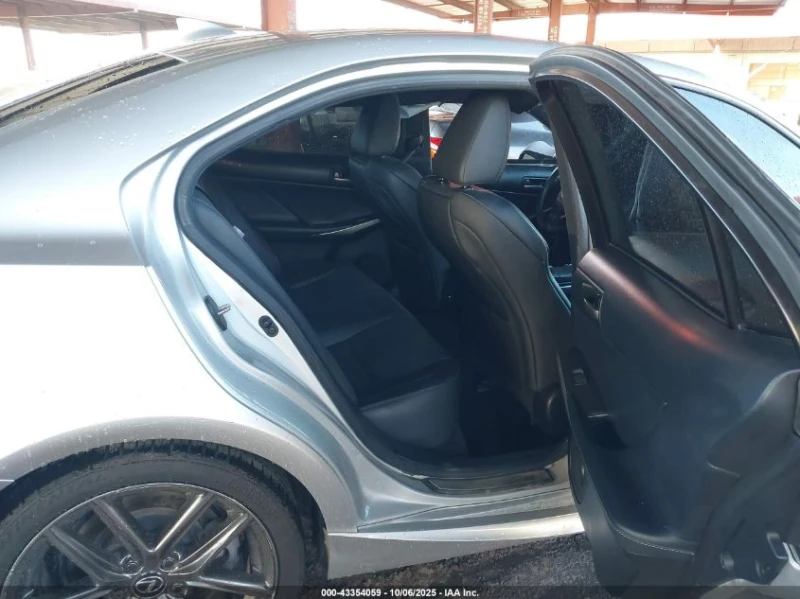 Lexus IS 300 3.5L V-6 DI, DOHC, VVT, 260HP All Wheel Drive, снимка 13 - Автомобили и джипове - 53025051