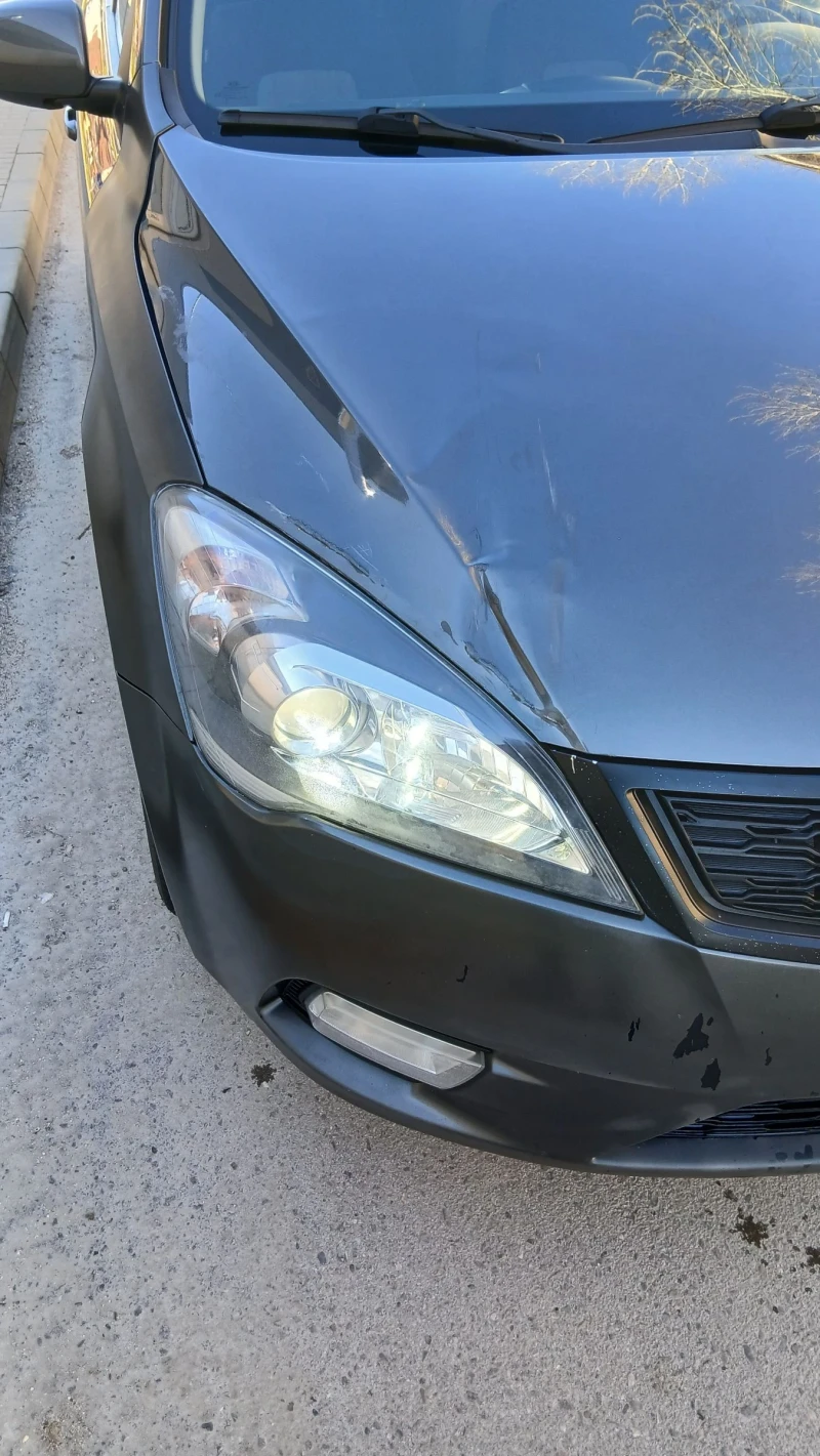 Kia Ceed 1.6 i, снимка 6 - Автомобили и джипове - 53531980