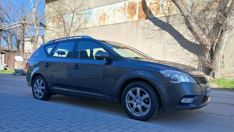 Kia Ceed 1.6 i, снимка 3 - Автомобили и джипове - 53531980