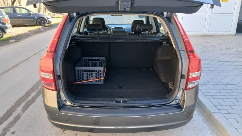 Kia Ceed 1.6 i, снимка 11 - Автомобили и джипове - 53531980