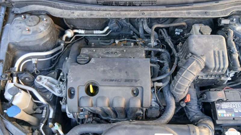 Kia Ceed 1.6 i, снимка 16 - Автомобили и джипове - 53531980