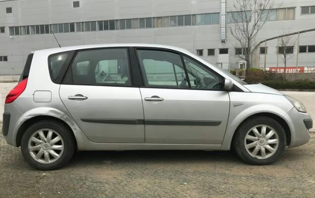 Renault Scenic 1.9dci , снимка 2 - Автомобили и джипове - 47413548