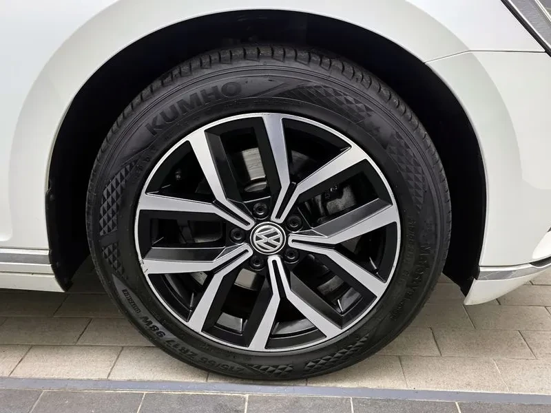 VW Passat 2.0 TDI, снимка 5 - Автомобили и джипове - 54299820