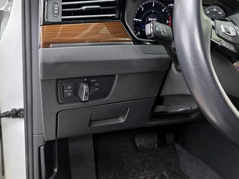 VW Passat 2.0 TDI, снимка 16 - Автомобили и джипове - 54299820