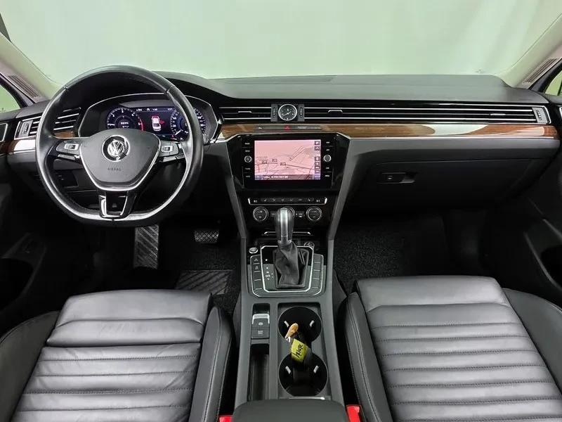 VW Passat 2.0 TDI, снимка 7 - Автомобили и джипове - 54299820