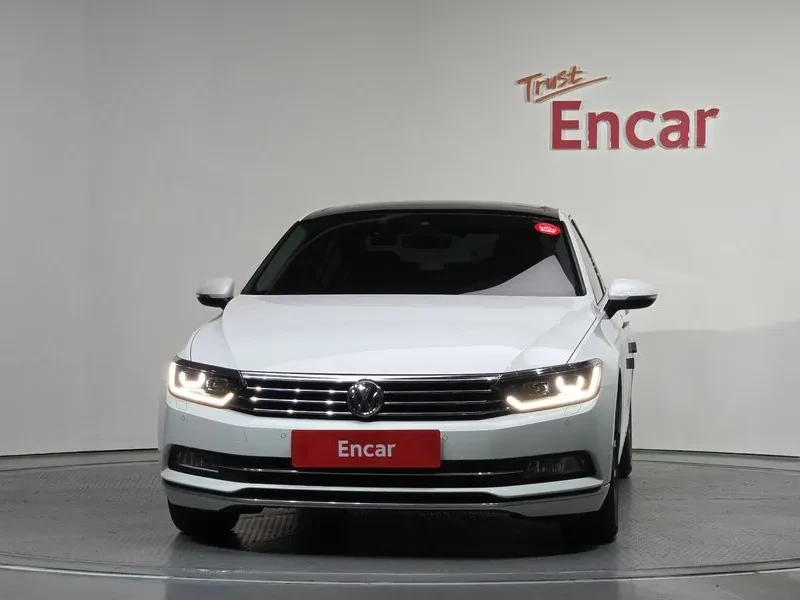 VW Passat 2.0 TDI, снимка 3 - Автомобили и джипове - 54299820