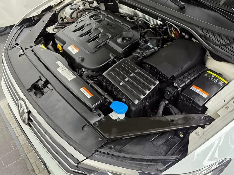 VW Passat 2.0 TDI, снимка 6 - Автомобили и джипове - 54299820