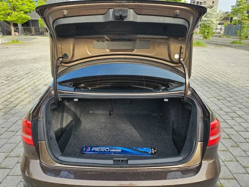 VW Jetta 2.0 Tdi Bluemotion 6Th Generation | Mobile.bg � ����������� 9