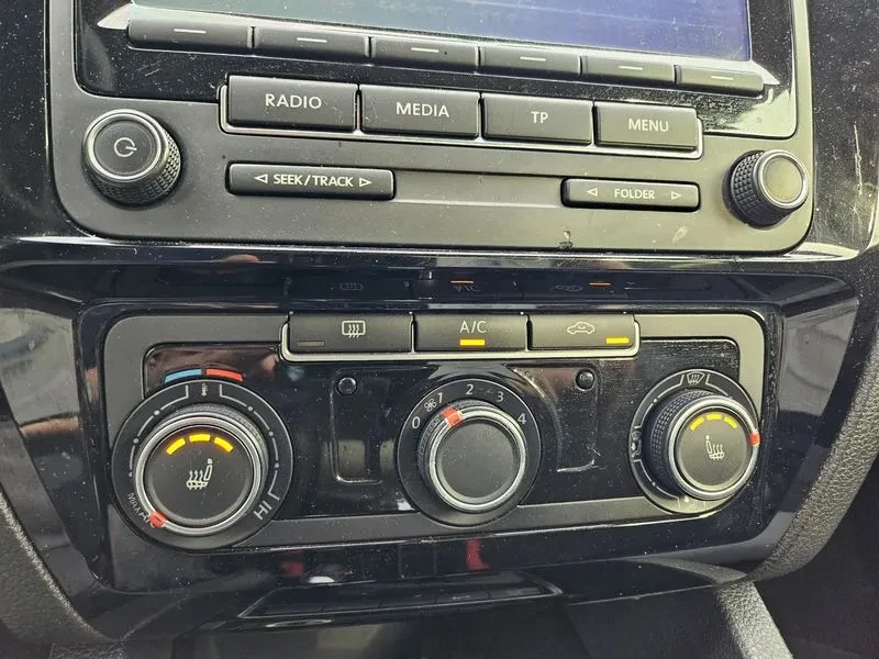 VW Jetta 2.0 Tdi Bluemotion 6Th Generation | Mobile.bg � ����������� 17