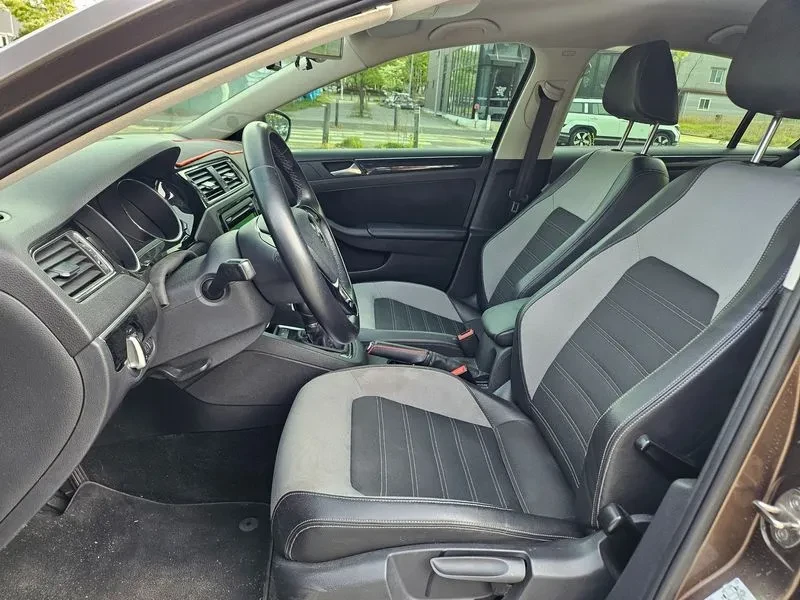 VW Jetta 2.0 Tdi Bluemotion 6Th Generation | Mobile.bg � ����������� 11