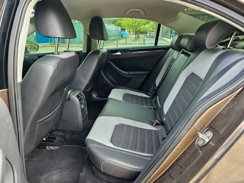 VW Jetta 2.0 Tdi Bluemotion 6Th Generation | Mobile.bg � ����������� 10