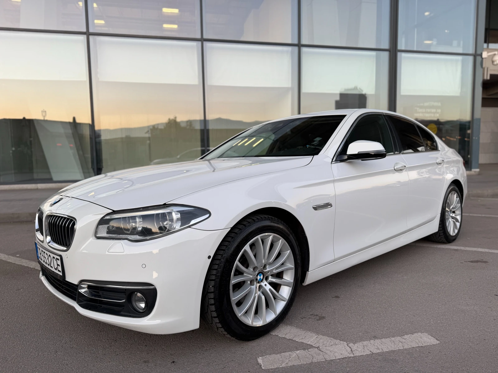 BMW 528 6 МЕСЕЦА ГАРАНЦИЯ/Facelift 245к.с. Вакуум/Подгрев, снимка 1