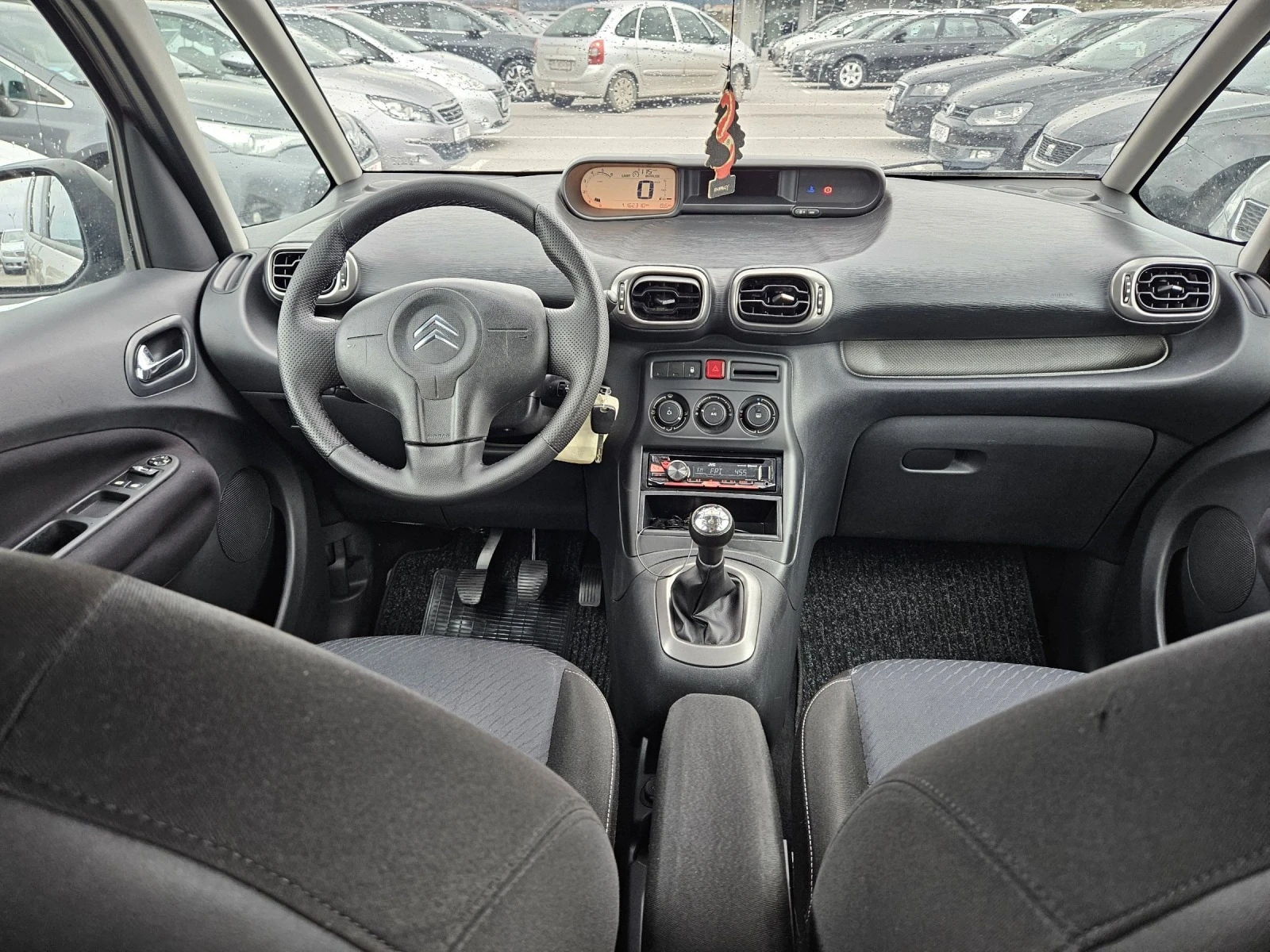 Citroen C3 Picasso 1.6 HDI  - изображение 9