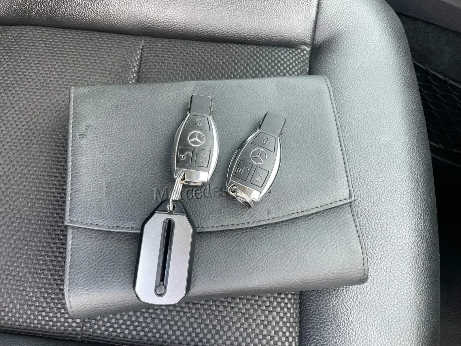 Mercedes-Benz E 250 2.5BLUETEC-EURO-6B-LED--AVANTGARDE | Mobile.bg   16