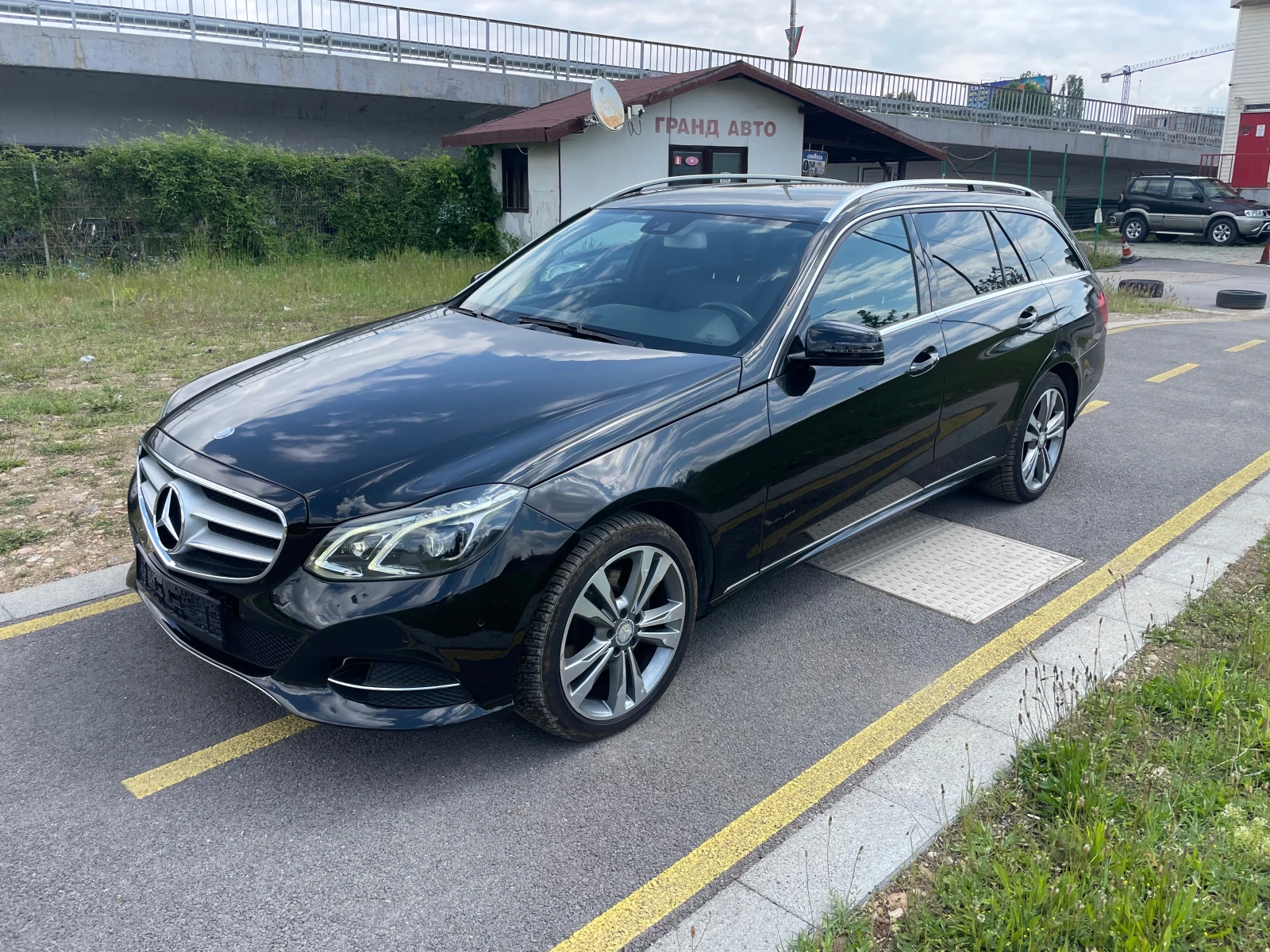 Mercedes-Benz E 250 2.5BLUETEC-EURO-6B-LED-ФАРОВЕ-AVANTGARDE - изображение 2
