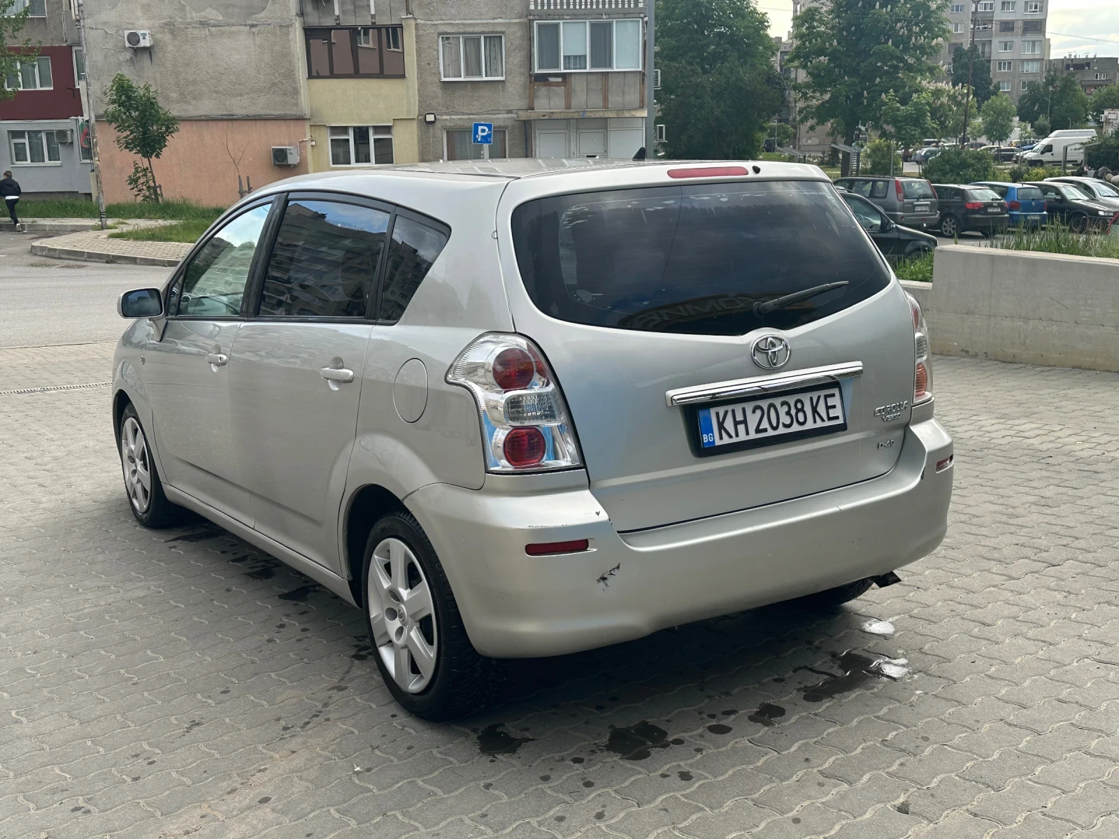 Toyota Verso 2.2 D4D Face Lift, снимка 6 - Автомобили и джипове - 53001086