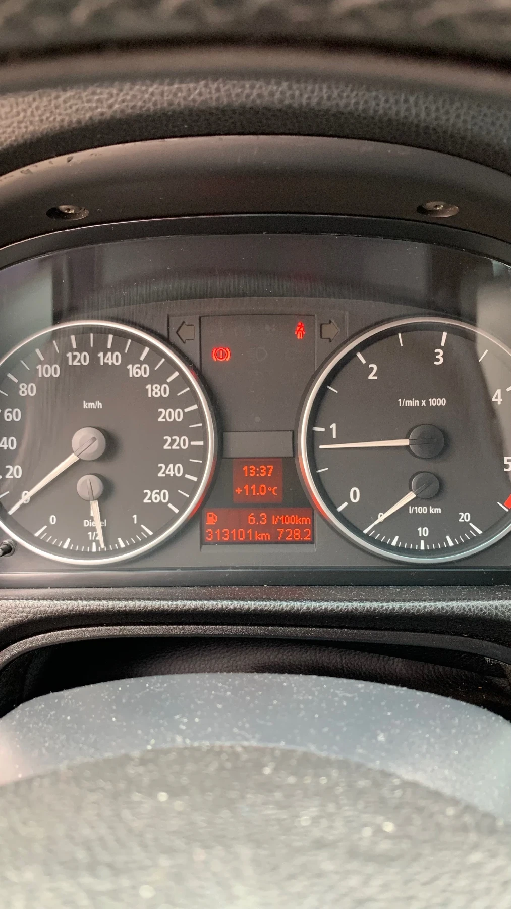 BMW 320 Е90 - изображение 7