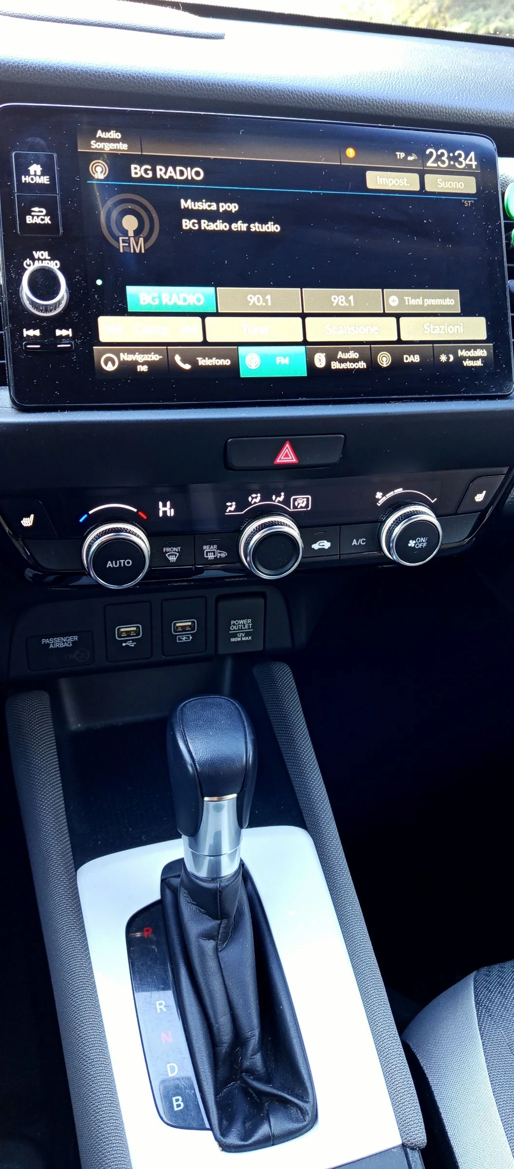 Honda Jazz CROSSTAR HIBRYD 1.5 E-HEV, Power by Japan, снимка 14 - Автомобили и джипове - 53603569