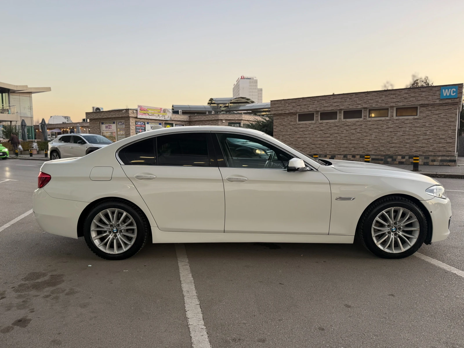 BMW 528 6 МЕСЕЦА ГАРАНЦИЯ/Facelift 245к.с. Вакуум/Подгрев - изображение 4