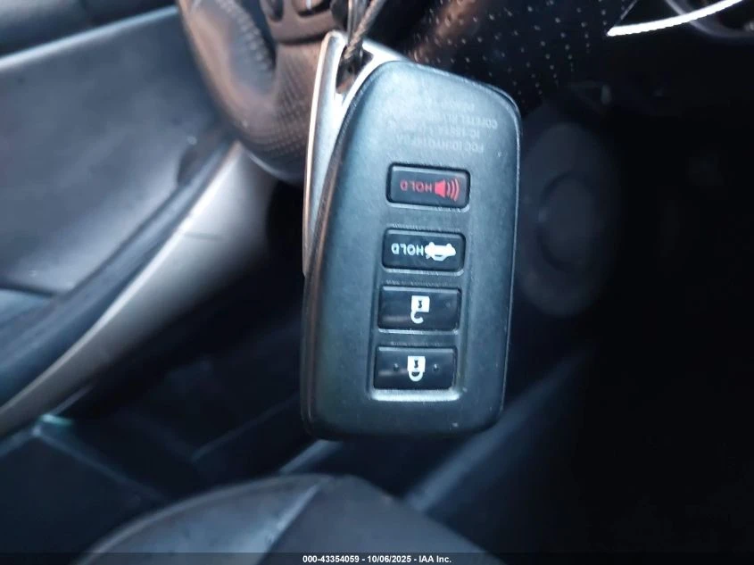 Lexus IS 300 3.5L V-6 DI, DOHC, VVT, 260HP All Wheel Drive - изображение 3