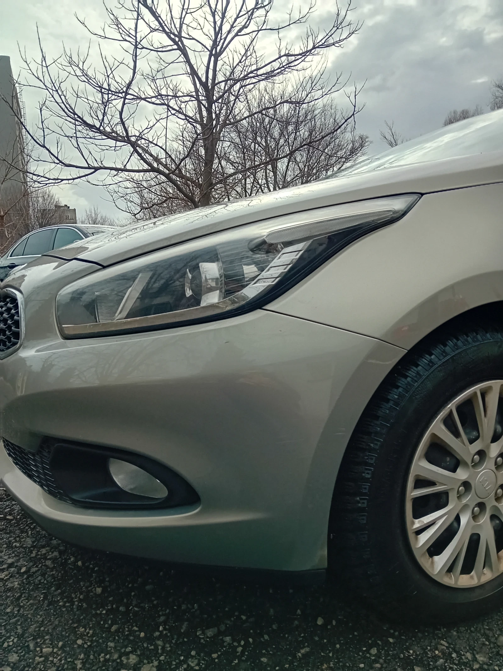 Kia Ceed 1.4, снимка 2 - Автомобили и джипове - 53753138