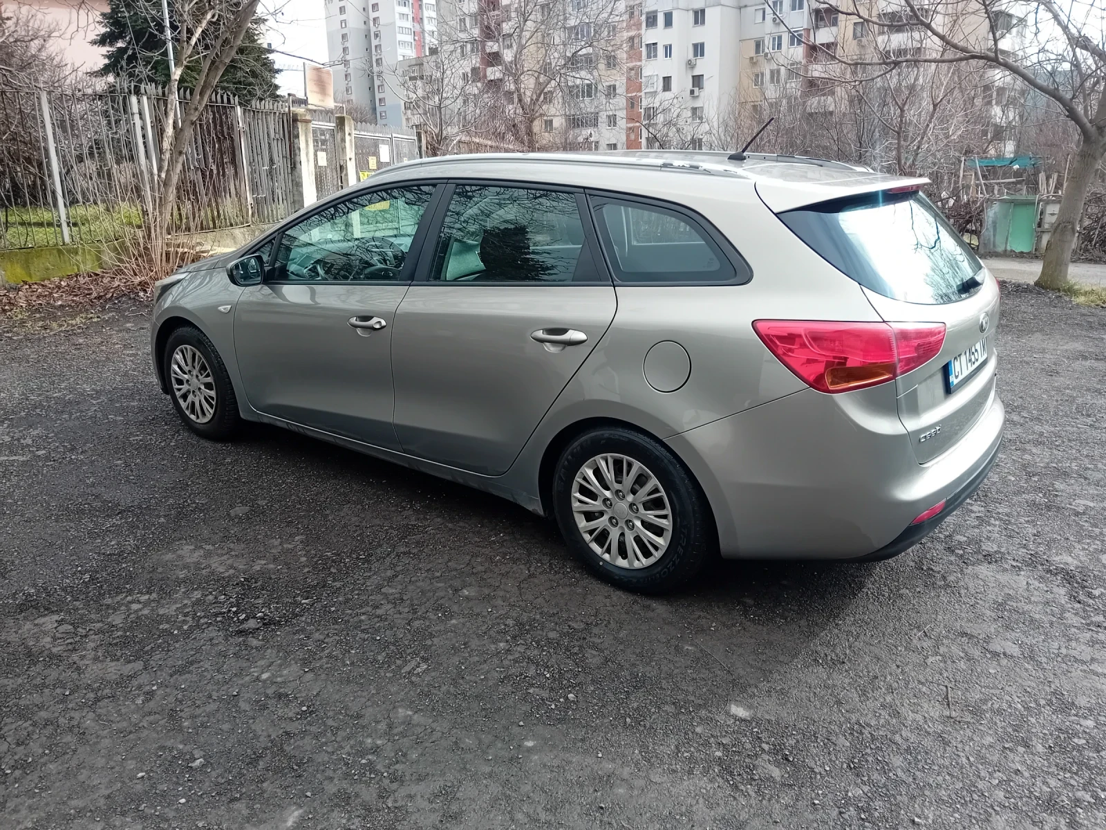 Kia Ceed 1.4, снимка 4 - Автомобили и джипове - 53753138