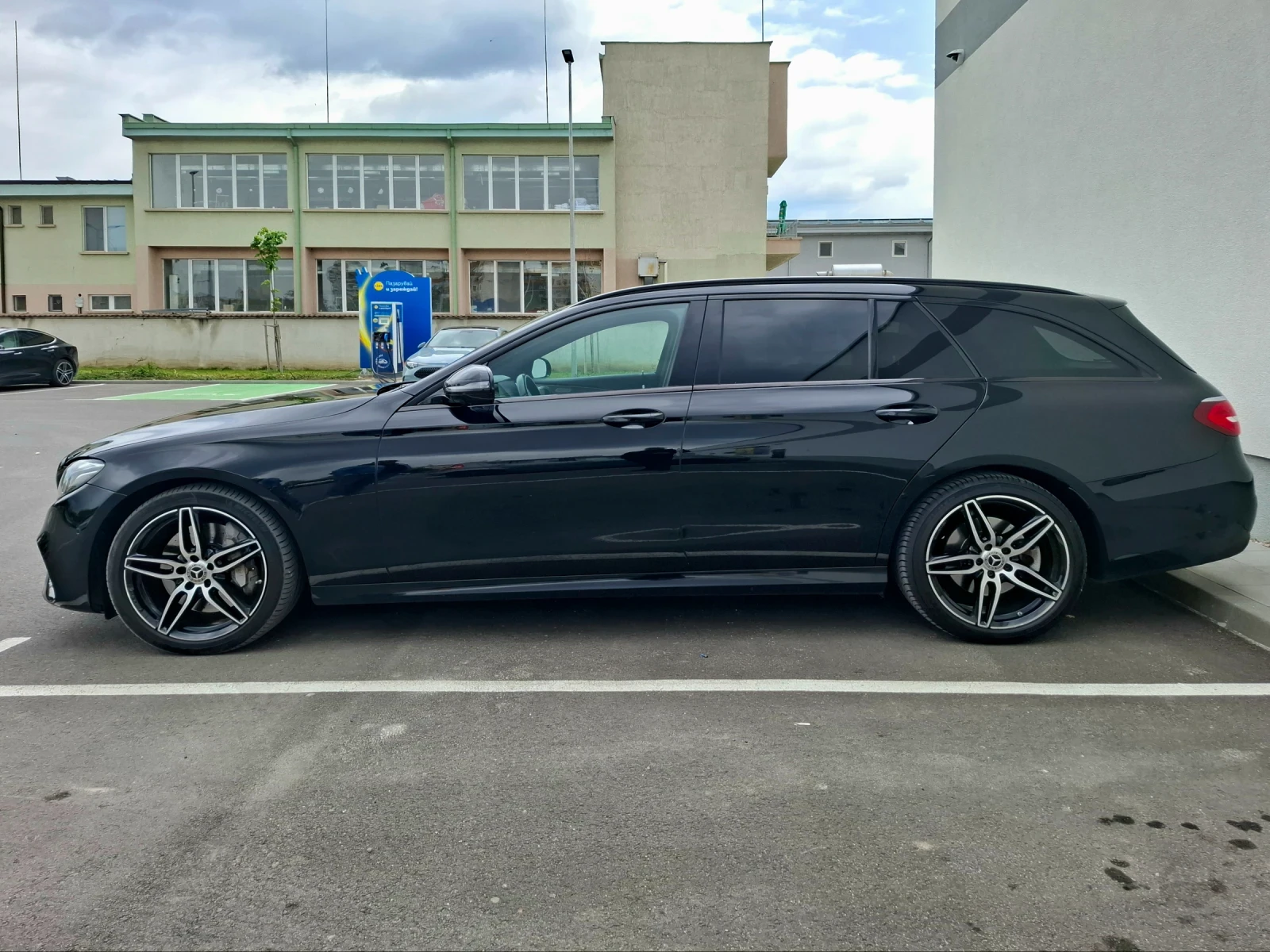 Mercedes-Benz E 350 АМG* 4MATIC, снимка 4 - Автомобили и джипове - 54876019