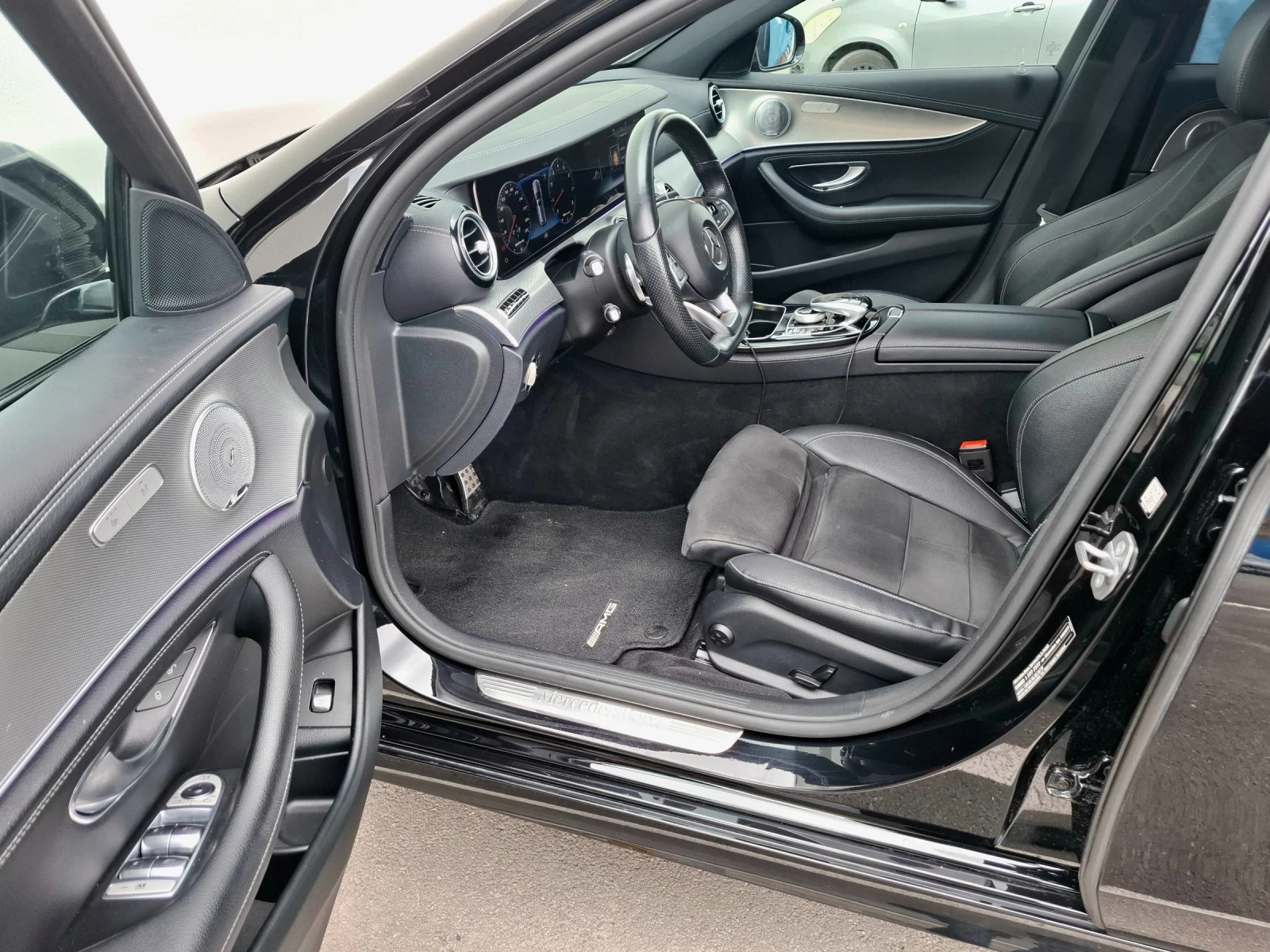 Mercedes-Benz E 350 АМG* 4MATIC, снимка 7 - Автомобили и джипове - 54876019