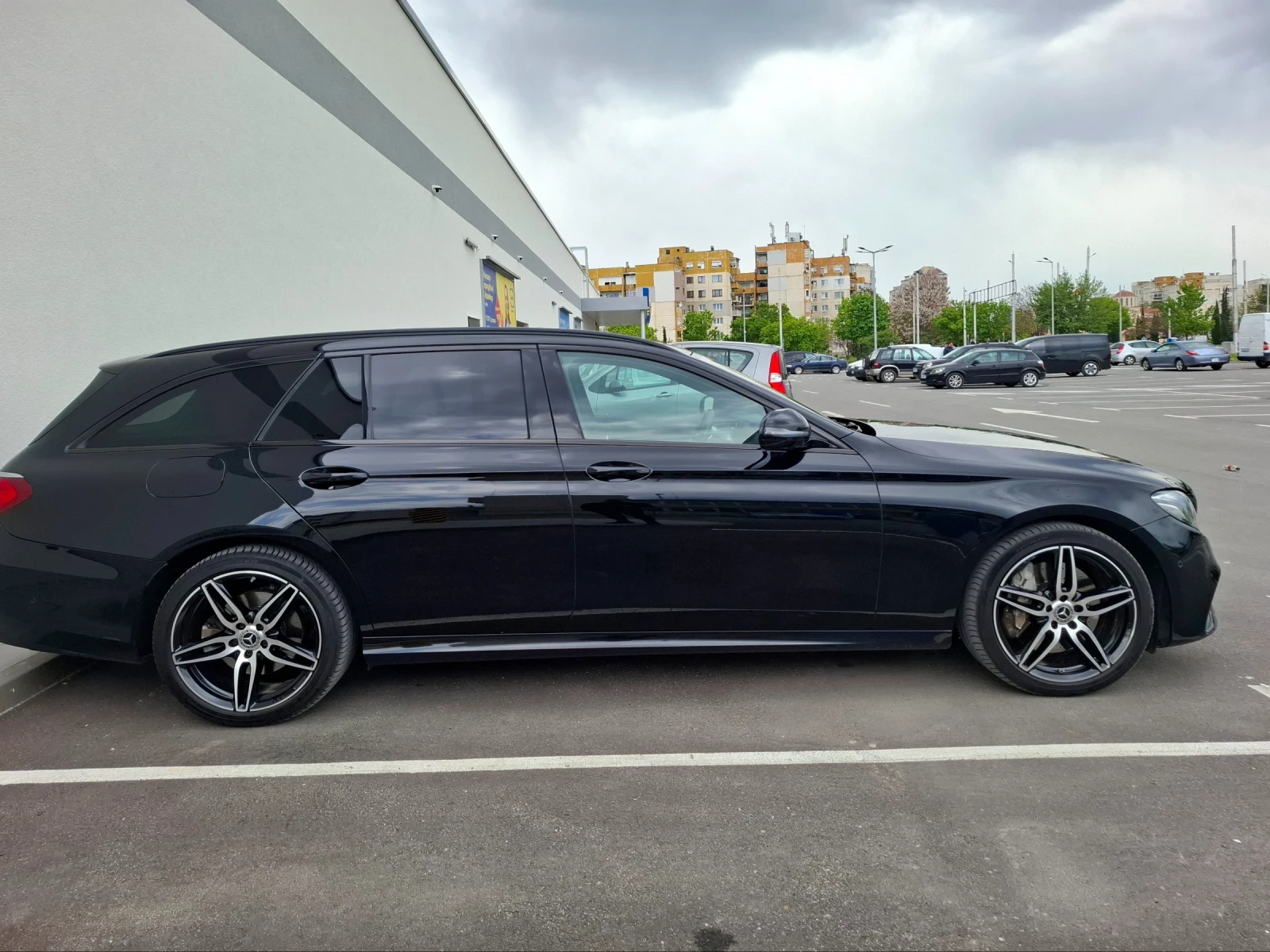 Mercedes-Benz E 350 АМG* 4MATIC, снимка 3 - Автомобили и джипове - 54876019