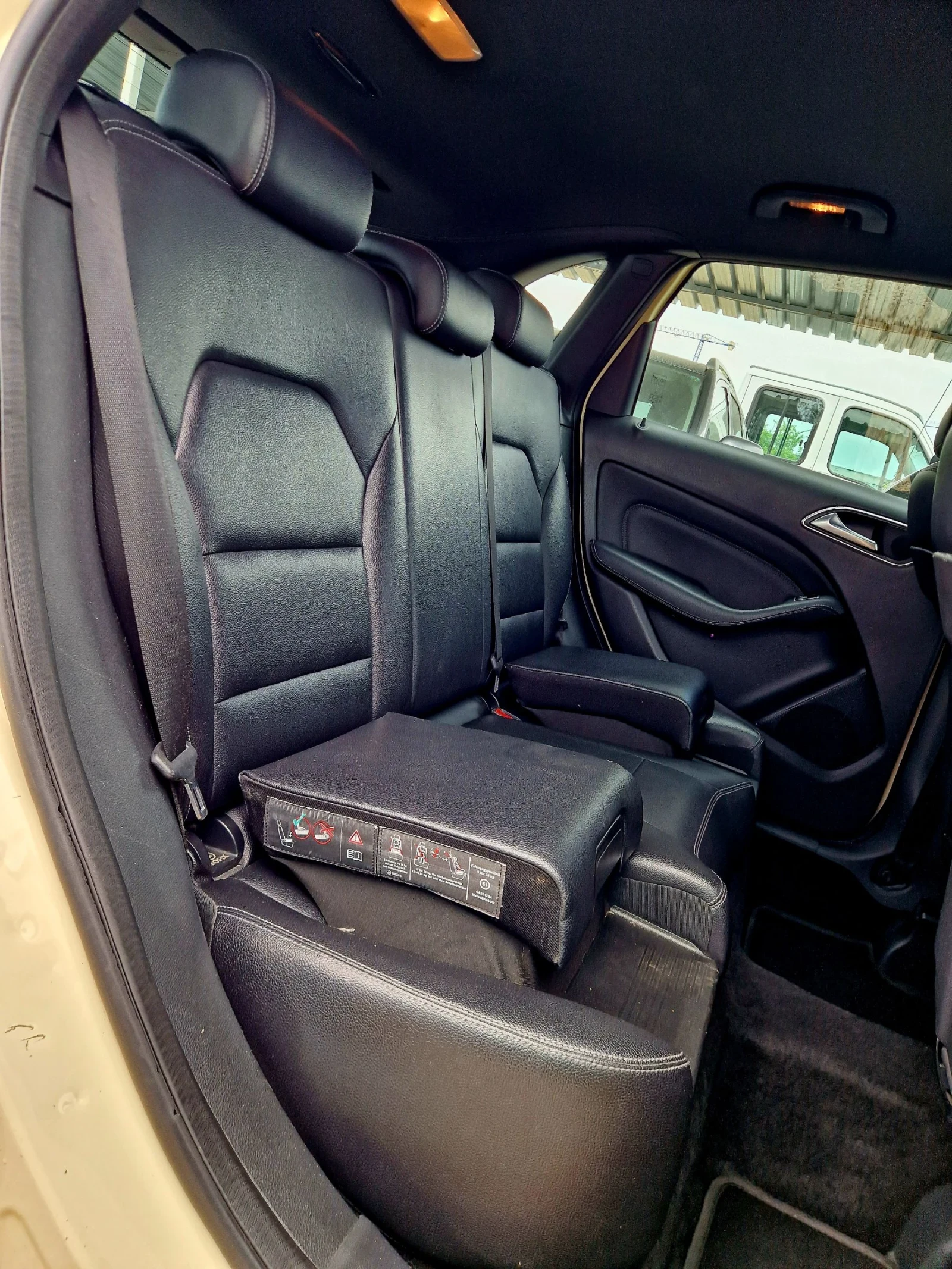 Mercedes-Benz B 180 Автомат / Бартер  / Лизинг / Обслужен , снимка 14 - Автомобили и джипове - 54556441