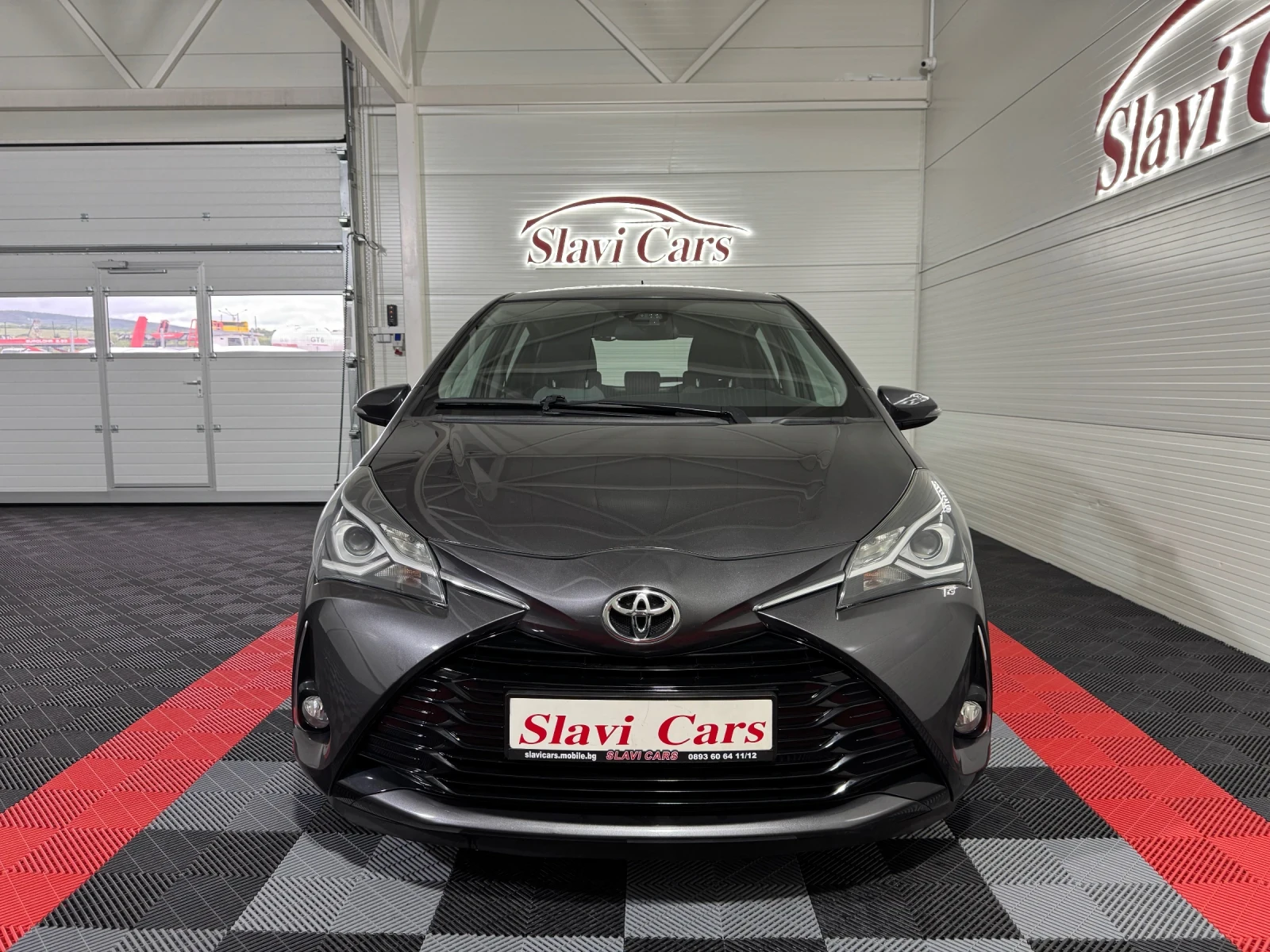 Toyota Yaris 1.0 i ACTIVE - FACE LIFT - 125.000 km!, снимка 2 - Автомобили и джипове - 54586281