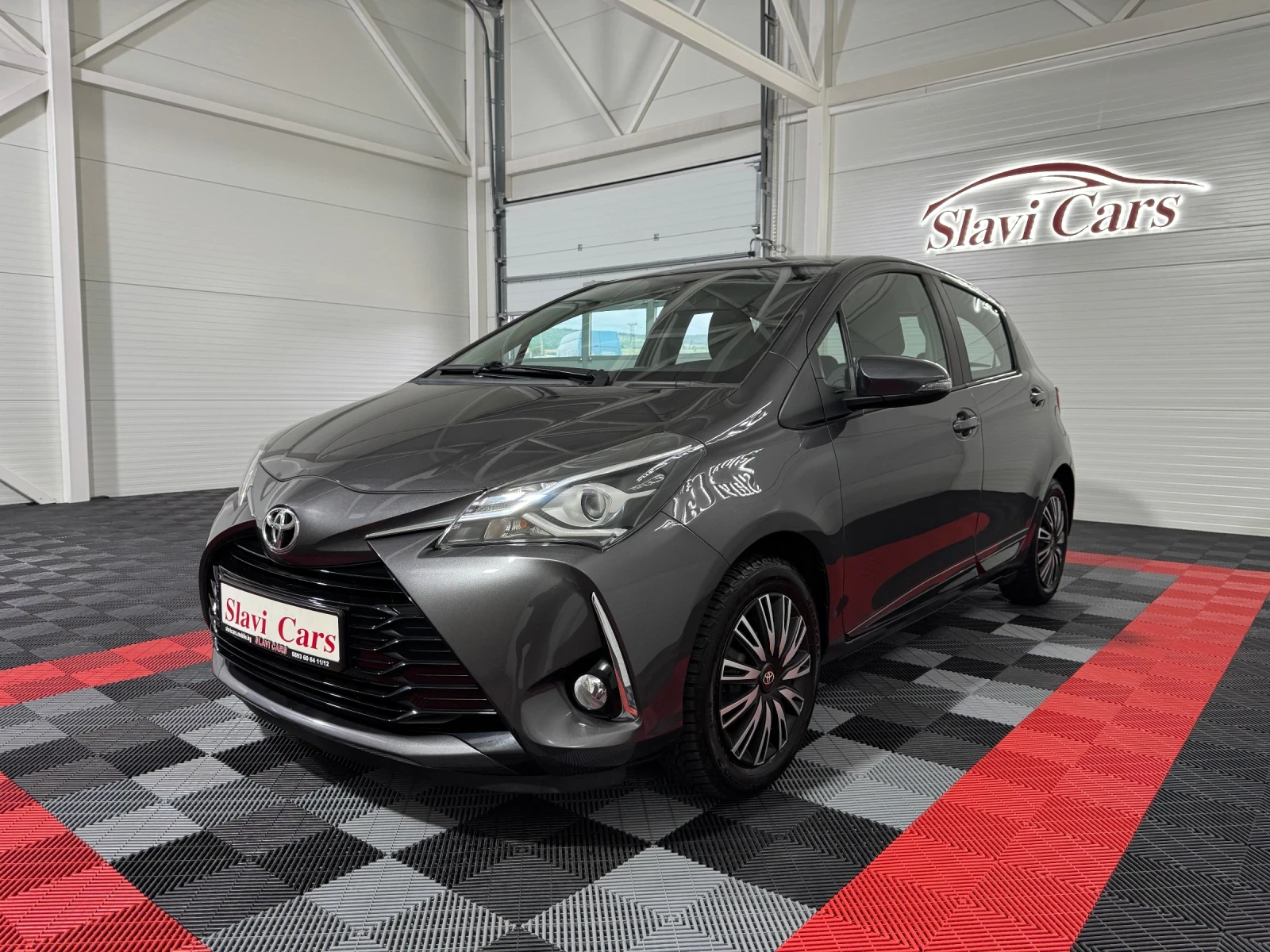 Toyota Yaris 1.0 i ACTIVE - FACE LIFT - 125.000 km!, снимка 3 - Автомобили и джипове - 54586281