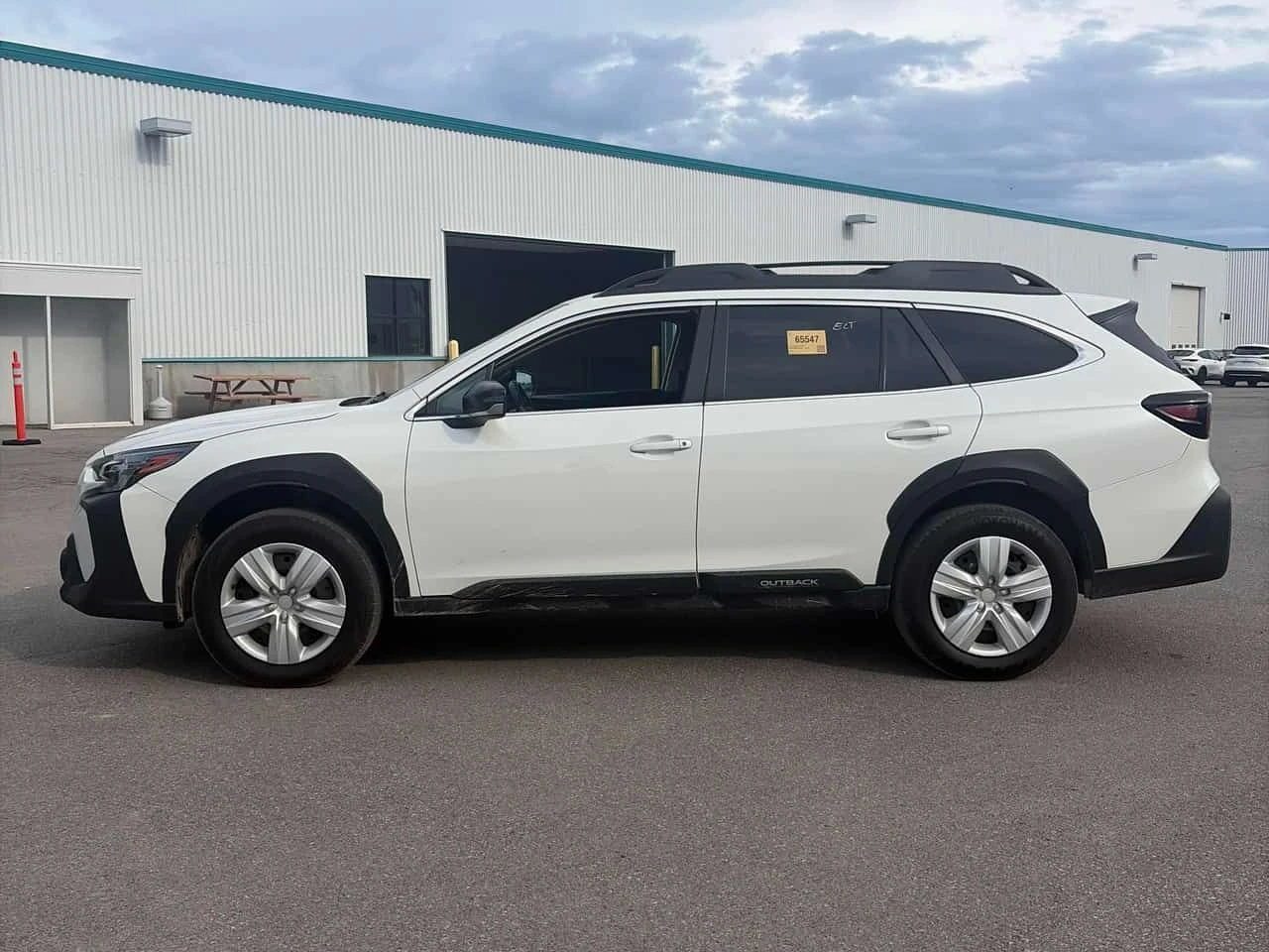 Subaru Outback * Convenience * CARFAX * ОПЦИЯ ЗА ФИНАНСИРАНЕ, снимка 2 - Автомобили и джипове - 55647575