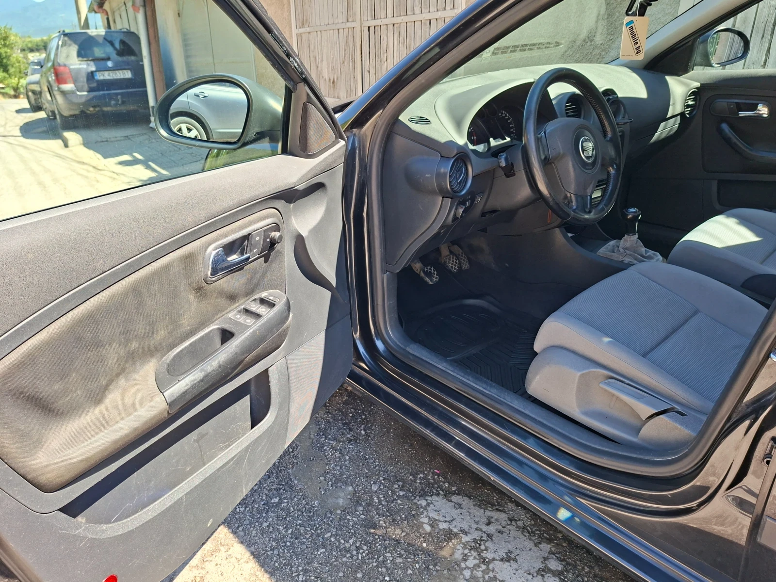 Seat Ibiza 1.4, снимка 8 - Автомобили и джипове - 55674334
