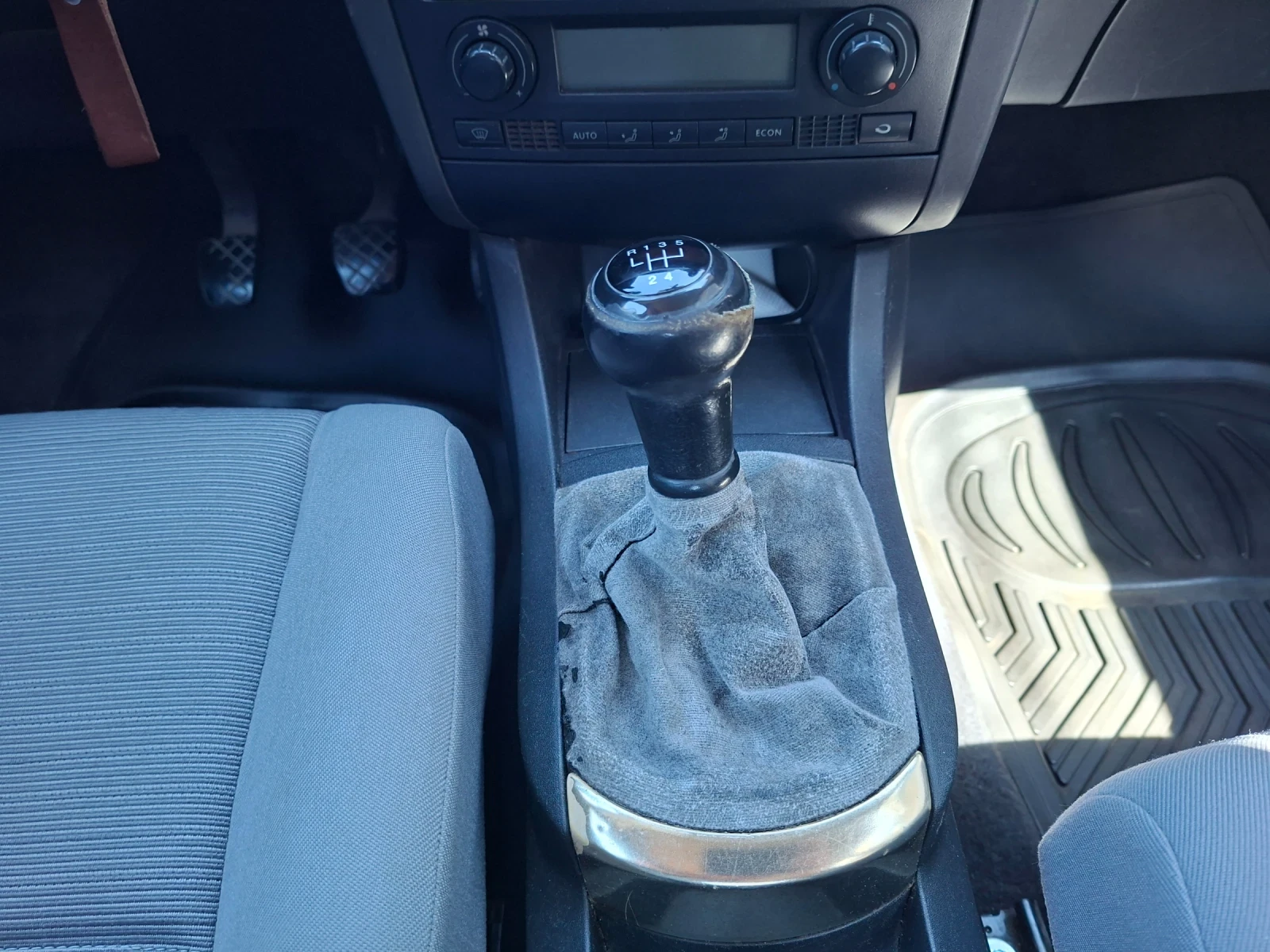 Seat Ibiza 1.4, снимка 12 - Автомобили и джипове - 55674334