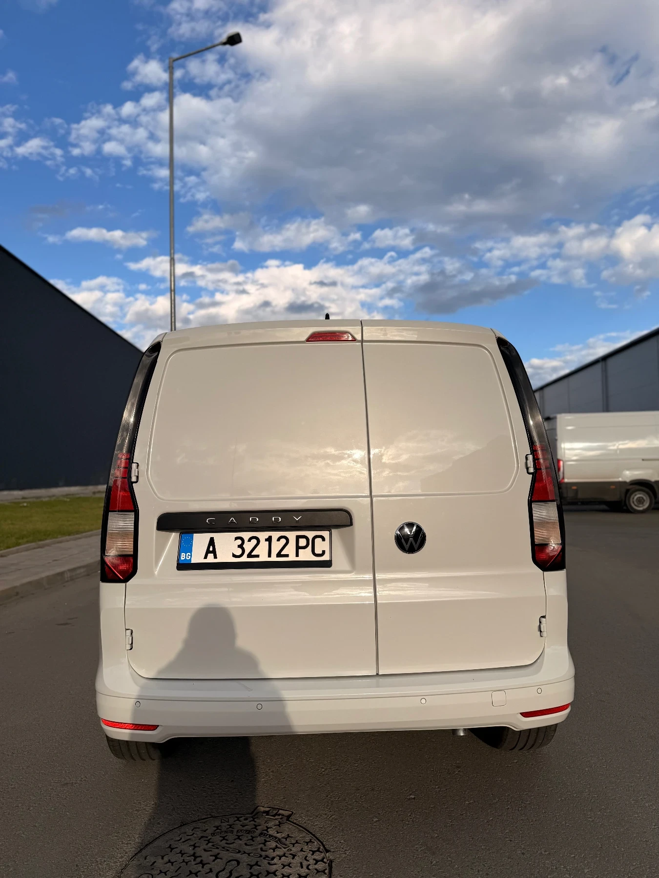 VW Caddy 2.0TDI, снимка 6 - Автомобили и джипове - 56591252