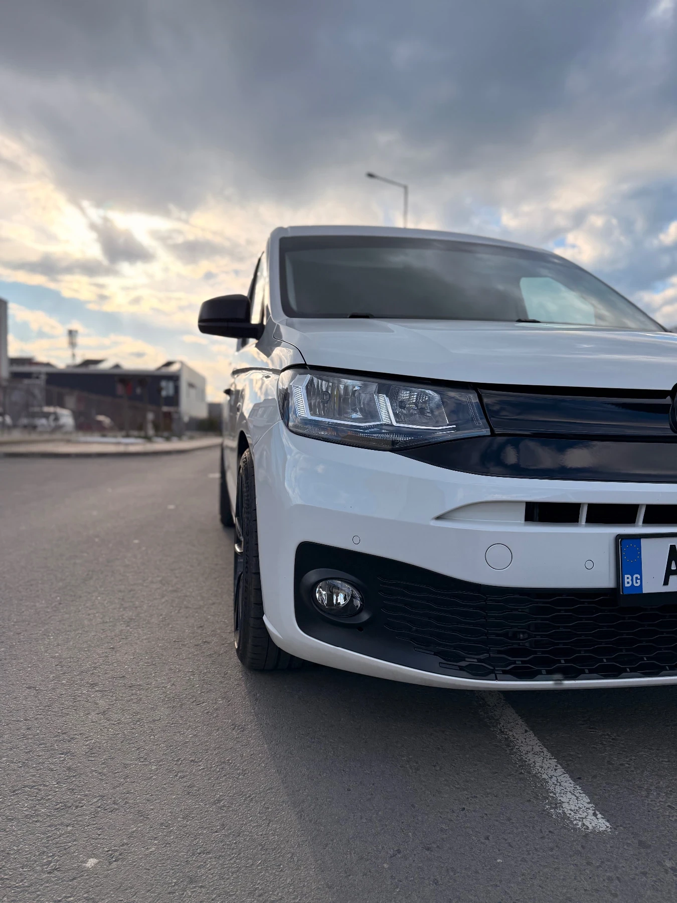 VW Caddy 2.0TDI, снимка 3 - Автомобили и джипове - 56591252