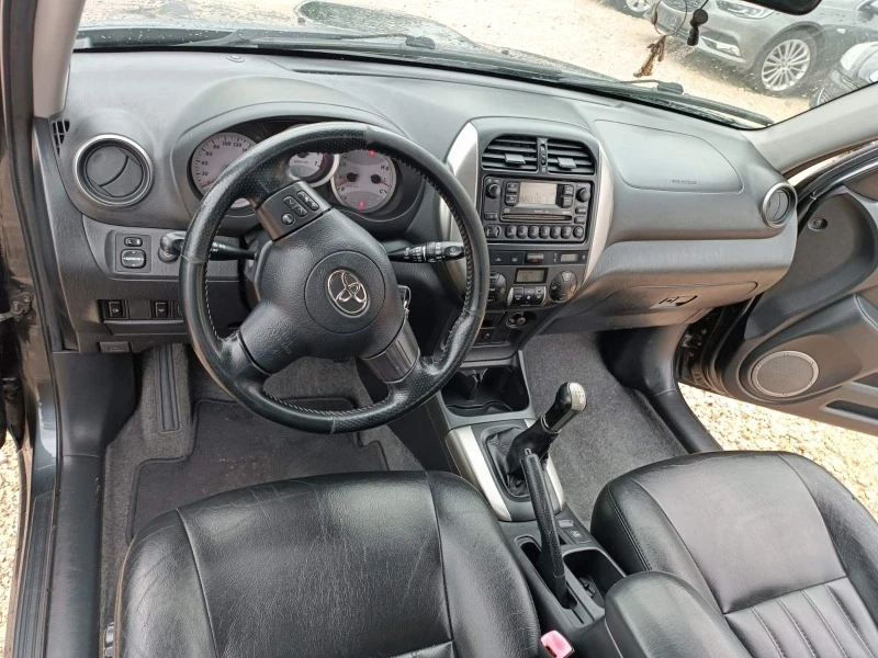 Toyota Rav4, снимка 10 - Автомобили и джипове - 45807641