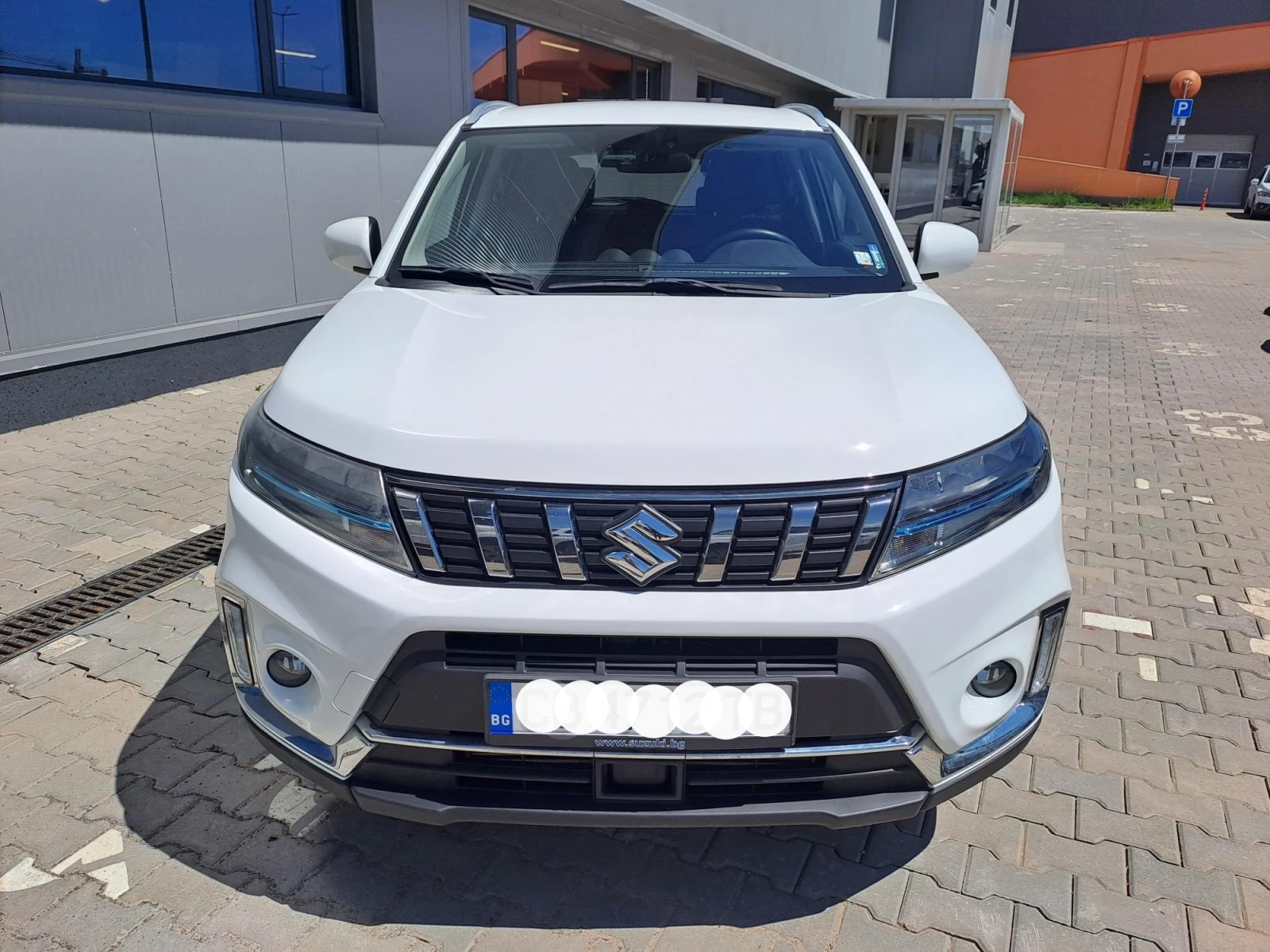 Suzuki Vitara 1.4 GL+ Booster Jet HYBRID 4X4 - изображение 2