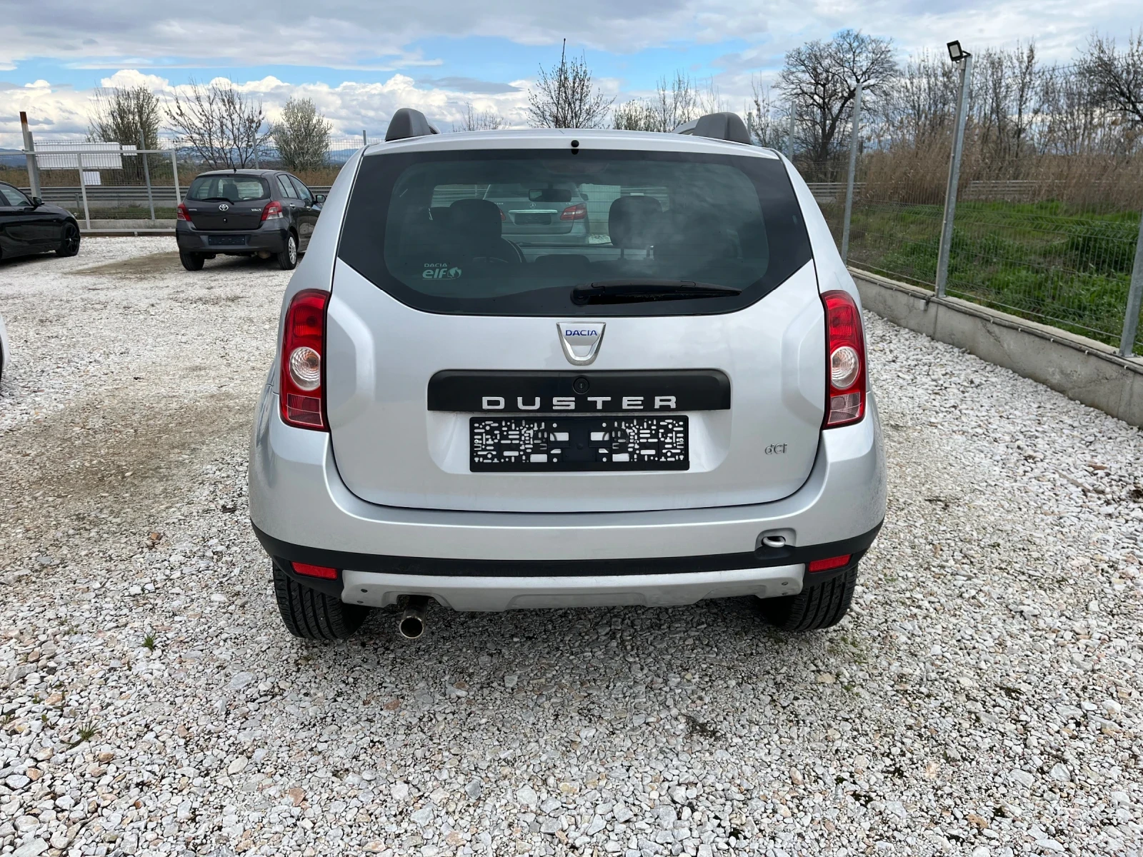 Dacia Duster 1.5 DCI, снимка 6 - Автомобили и джипове - 54088310