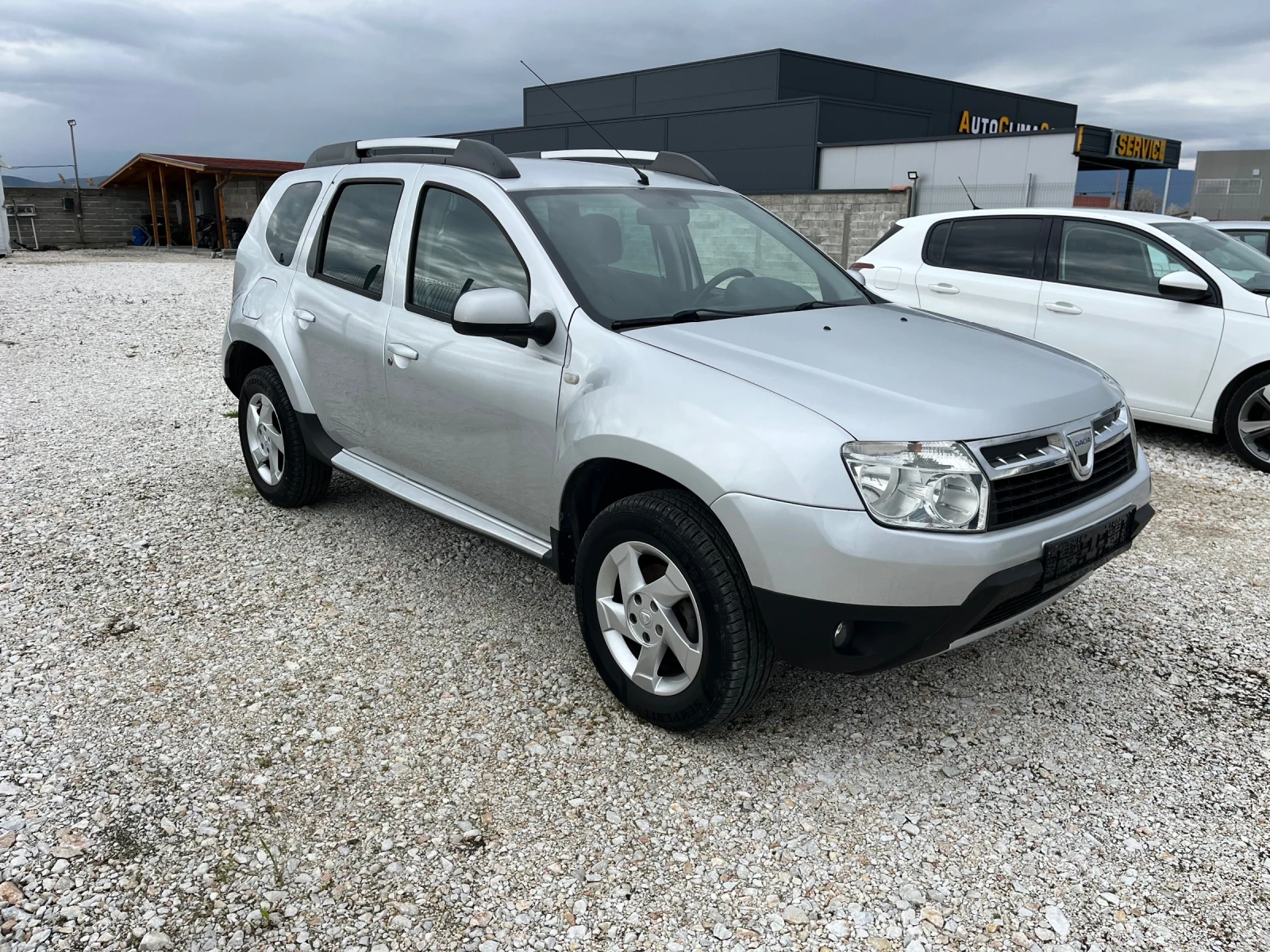 Dacia Duster 1.5 DCI, снимка 2 - Автомобили и джипове - 54088310
