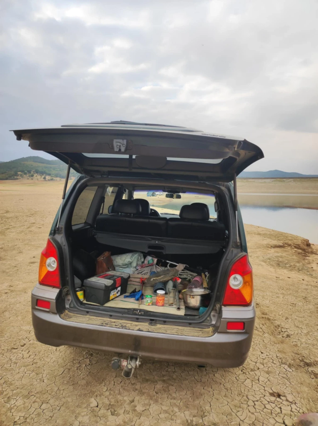 Hyundai Terracan 2.9 150.HP ръчни скоросто 4?4, снимка 3 - Автомобили и джипове - 54172558