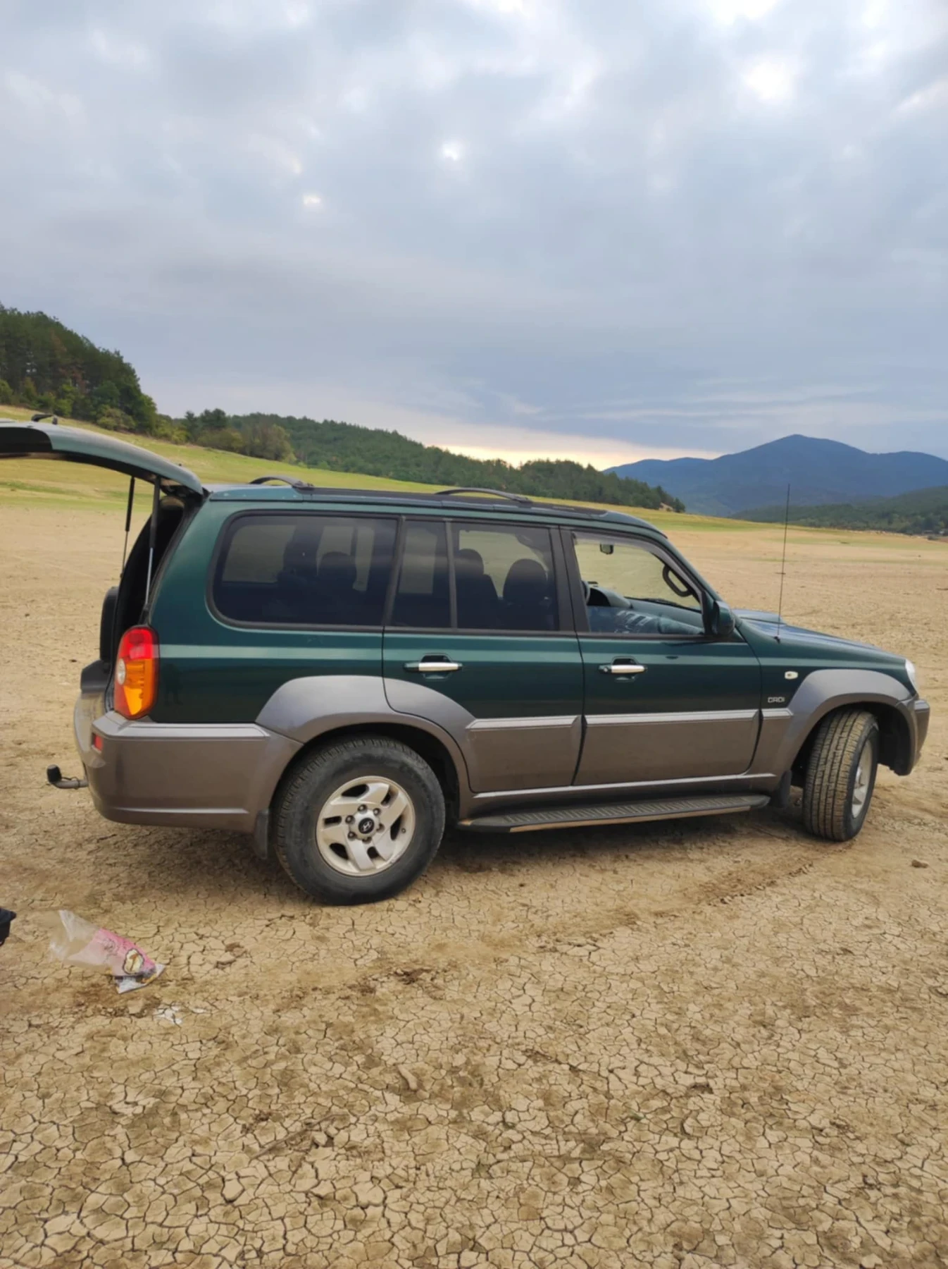 Hyundai Terracan 2.9 150.HP ръчни скоросто 4?4, снимка 5 - Автомобили и джипове - 54172558