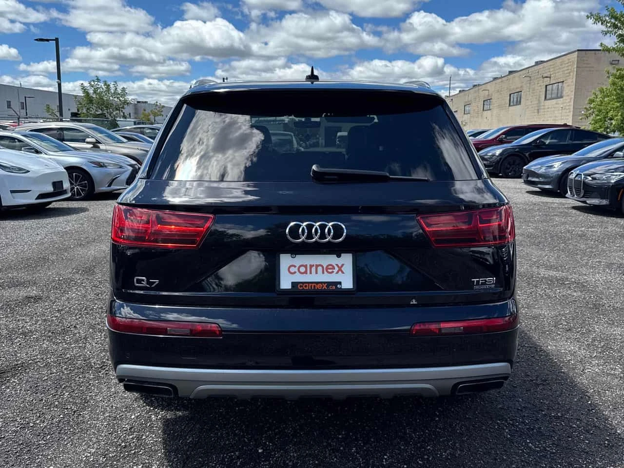 Audi Q7 * Komfort * АВТОКРЕДИТ БЕЗ ПЪРВОНАЧАЛНА ВНОСКА* , снимка 4 - Автомобили и джипове - 54920745