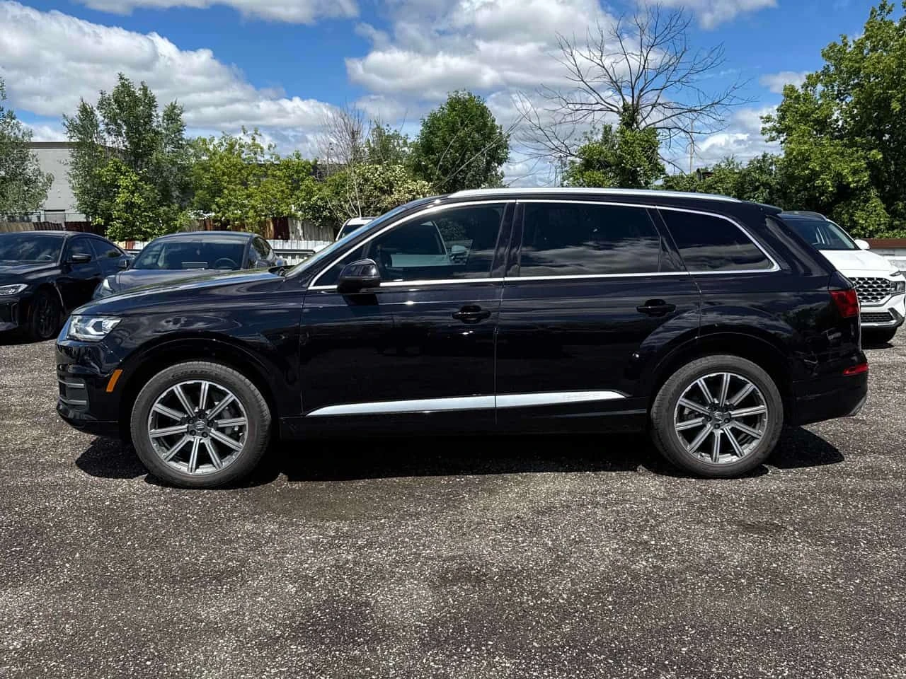 Audi Q7 * Komfort * АВТОКРЕДИТ БЕЗ ПЪРВОНАЧАЛНА ВНОСКА* , снимка 2 - Автомобили и джипове - 54920745