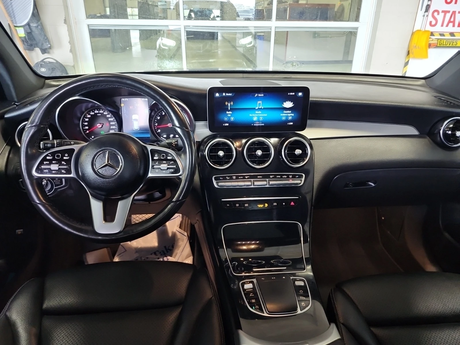 Mercedes-Benz GLC 300 ПАНОРАМА * ПОДГРЕВИ * Blind Spot * CARFAX, снимка 12 - Автомобили и джипове - 54991589