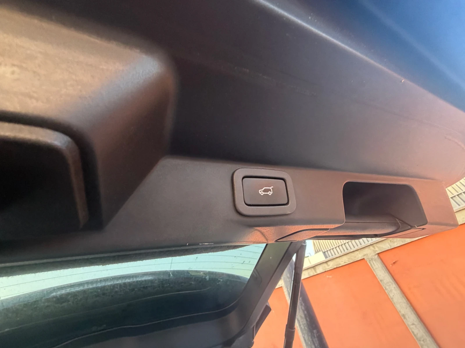 Land Rover Range Rover Sport 3.0D* ПОДГРЕВ* Нови* Гуми, снимка 8 - Автомобили и джипове - 55081393