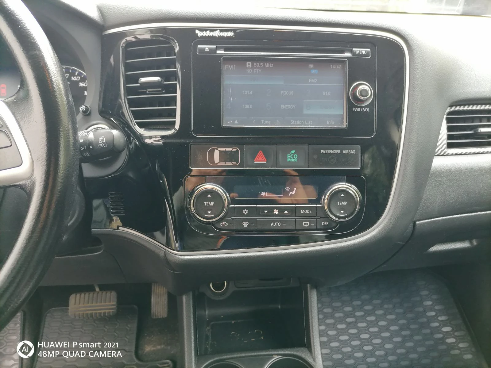 Mitsubishi Outlander, снимка 7 - Автомобили и джипове - 55538629