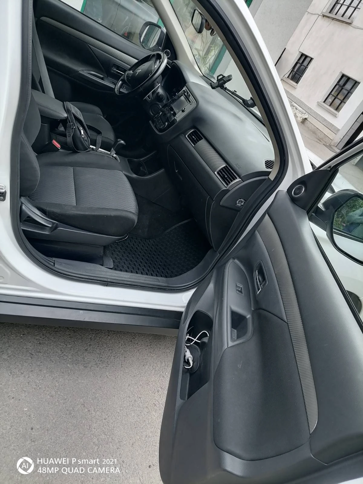 Mitsubishi Outlander, снимка 9 - Автомобили и джипове - 55538629