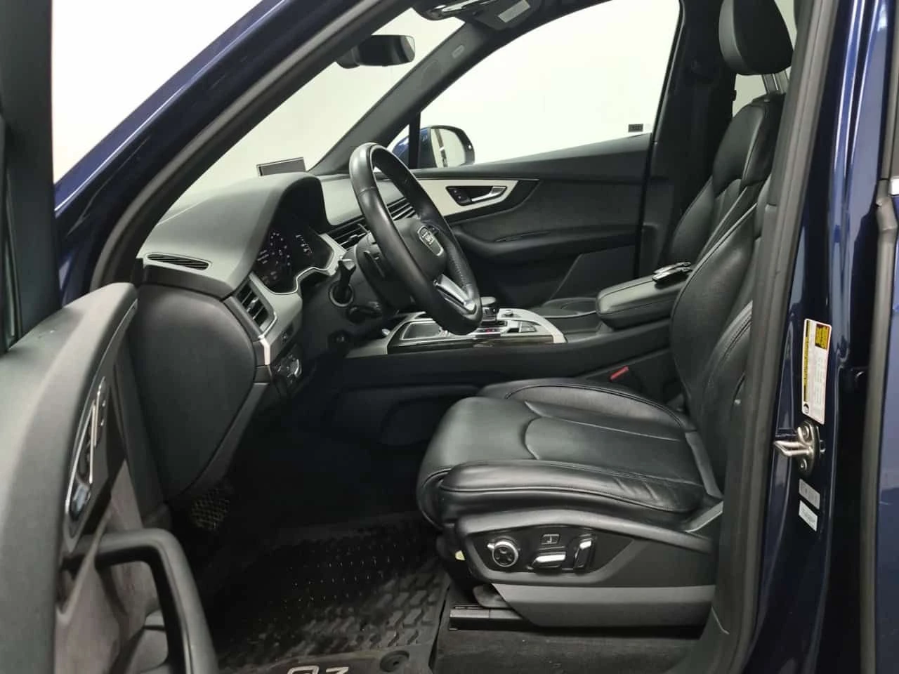 Audi Q7 * TECHNIK * CARFAX * Без инциденти * 63k km!!!, снимка 9 - Автомобили и джипове - 55550854